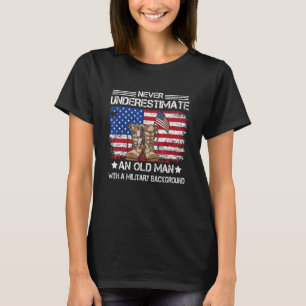 Camiseta Nunca Subestimes Al Hombre Mayor Veterano Con Mili