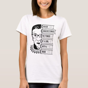 Camiseta Nunca subestimes el poder del Chica con el libro