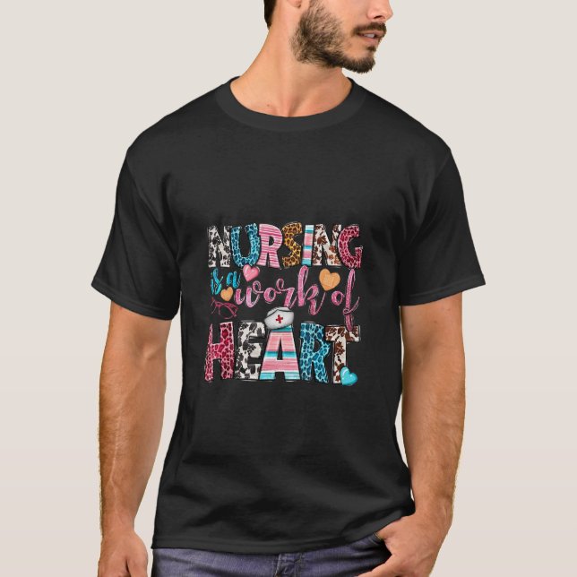 Camiseta Nursing Is A Work Of Heart Nurses Week Boho Wester (Anverso)