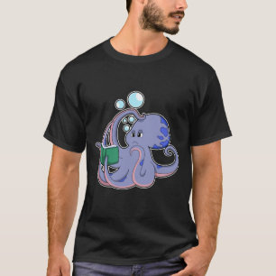Camiseta Octopus al leer con un libro