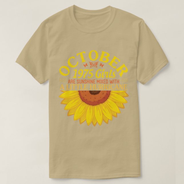 Camiseta Octubre De 1975 Los Chicas Se Mezclan Con Un Poco  (Diseño del anverso)