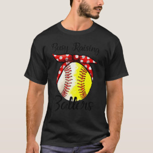 Camiseta Ocupado elevando baloncesto en el Día de la Madre