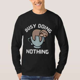 Camiseta Ocupado Por No Hacer Nada De Lástima En Un Café