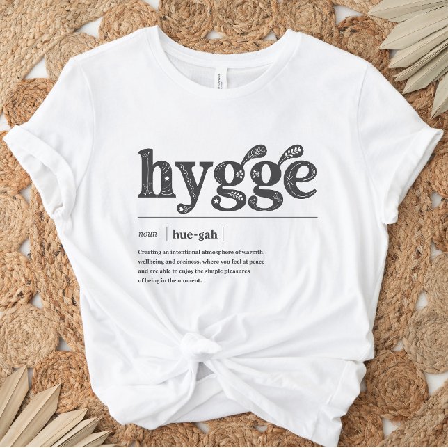 Camiseta Oferta de definición de hipoglucemia Temporada cóm (White Cozy Season Hygge definition, inspirational Danish quote meaning, Scandinavian floral, comfort)