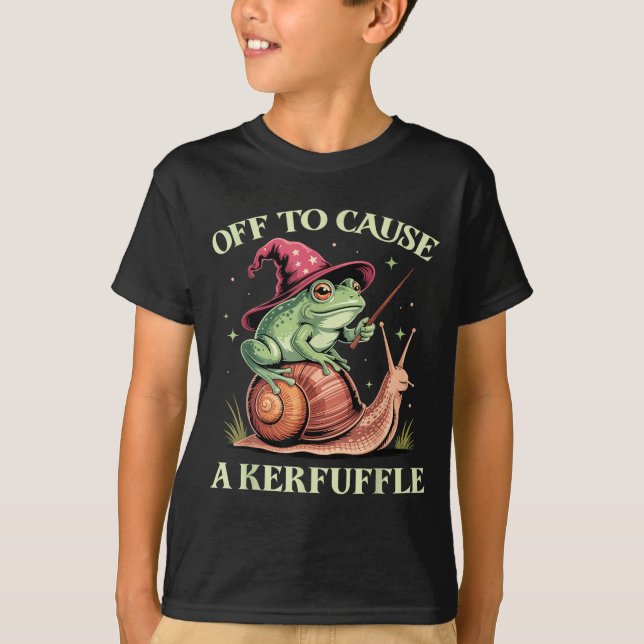 Camiseta Off To Cause A Kerfuffle Whimsical Wizard Frog Mem (Anverso)