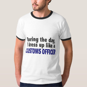 Camiseta Oficial de aduanas durante el día
