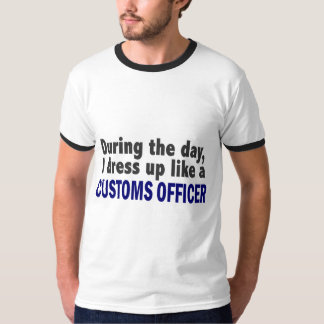 Camiseta Oficial de aduanas durante el día