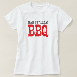 Camiseta oficial del hombre encima del Bbq de