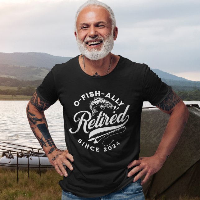 Camiseta Ofishally Retired 2024 Funny Fishing (Subido por el creador)