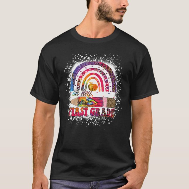 Camiseta Oh Hola Corbata De Daga De Arcoiris De Primer Grad (Anverso)