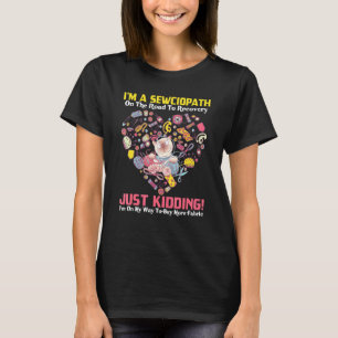 Camiseta Oh Sí Soy Una Sewciopata Y Un Gato Marrón Con Hilo