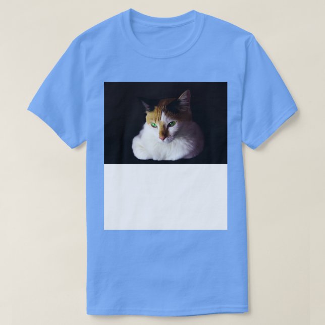 Camiseta ojos verdes de gato blanco 1 (Diseño del anverso)
