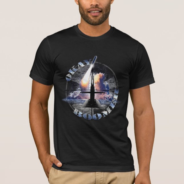 Camiseta OKAY BOOMER Fuerza Nuclear de la Marina de Estados (Anverso)
