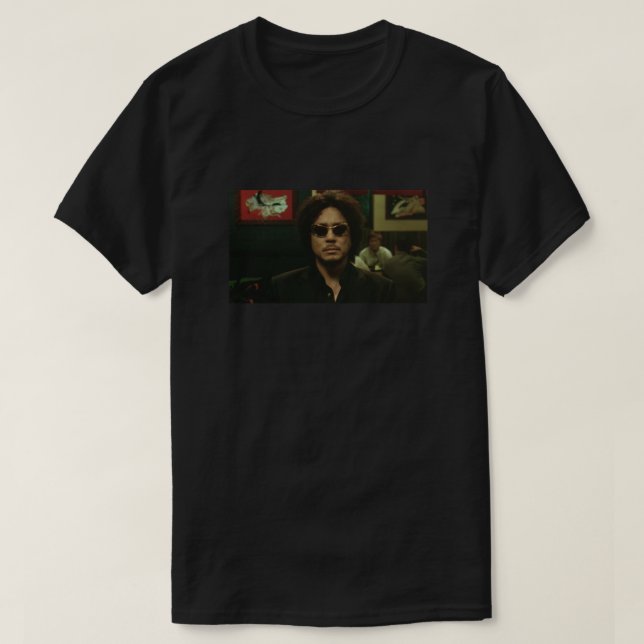 Camiseta OLDBOY (2003) - Oh Dae-su en el restaurante Sushi (Diseño del anverso)