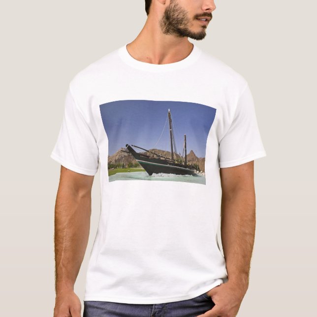 Camiseta Omán, Mascate, Al Bustan. Rotonda de Al Bustan, (Anverso)