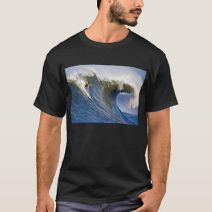 Camiseta Onda grande en los rebeldes que practican surf la