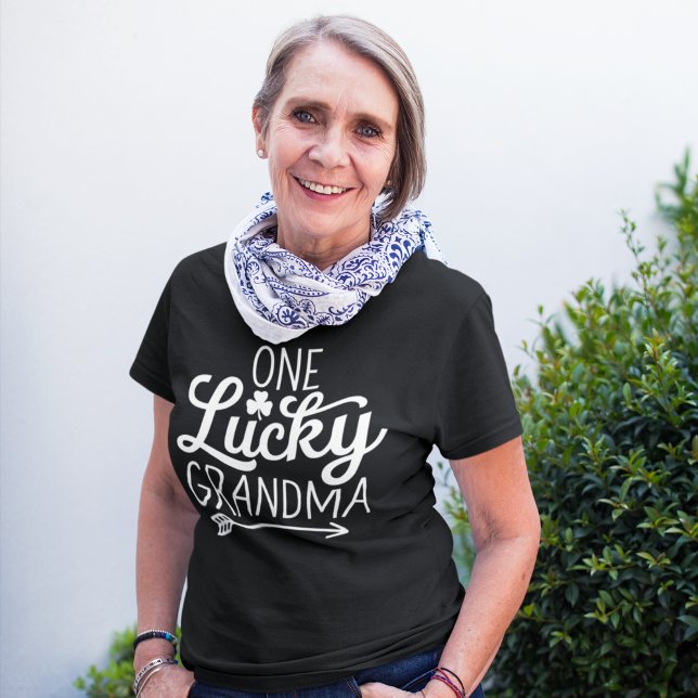 Camiseta One Lucky Grandma - Festive St. Patrick's Day Luck (Subido por el creador)