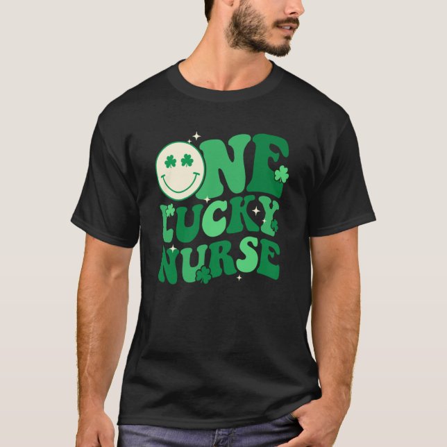 Camiseta One Lucky Nurse Shamrock Groovy Happy St Patrick's (Anverso)