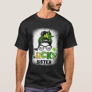 Camiseta One Lucky Sister Messy Bun Leopard St Patrick's Da
