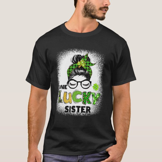 Camiseta One Lucky Sister Messy Bun Leopard St Patrick's Da (Anverso)