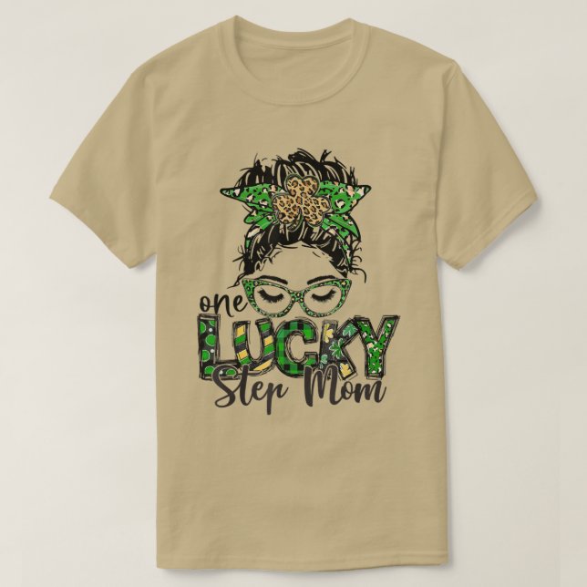 Camiseta One Lucky Step Mom St  (Diseño del anverso)