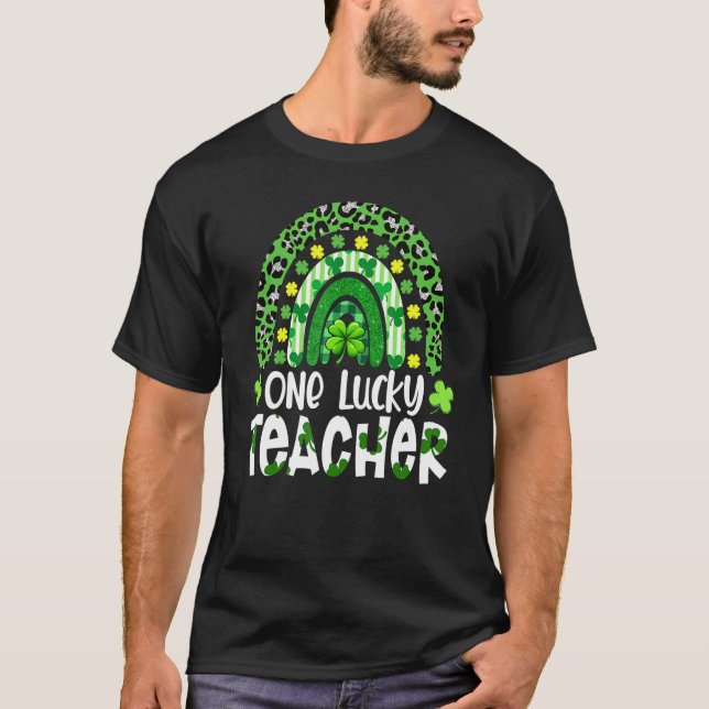 Camiseta One Lucky Teacher Rainbow Leopard St Patricku2019s (Anverso)