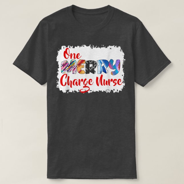 Camiseta One Merry Charge Nurse Christmas PJ Xmas Matching  (Diseño del anverso)