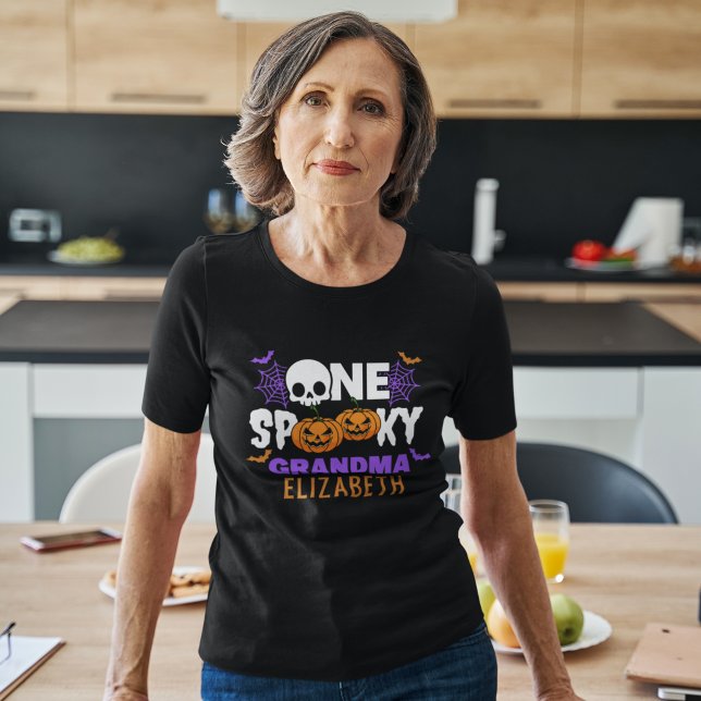 Camiseta One Spooky Grandma, Fun Halloween Family (Subido por el creador)