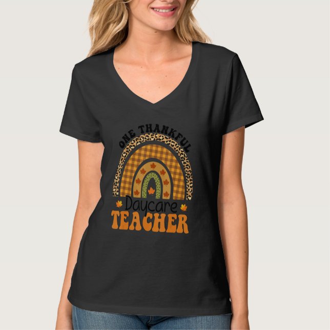 Camiseta One Thankful Daycare Teacher Groovy Thanksgiving R (Anverso)