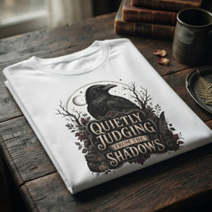 Camiseta Onyx Barroco Cuervo de Dark Academia
