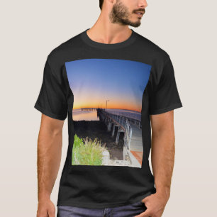Camiseta Opal Sunset: Puesta Del Sol Sobre Un Barrio,