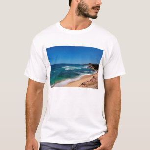 Camiseta Opinión aérea los turistas que caminan en la playa