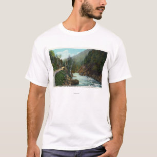 Camiseta Opinión de Hwy del río de Ausable cerca de
