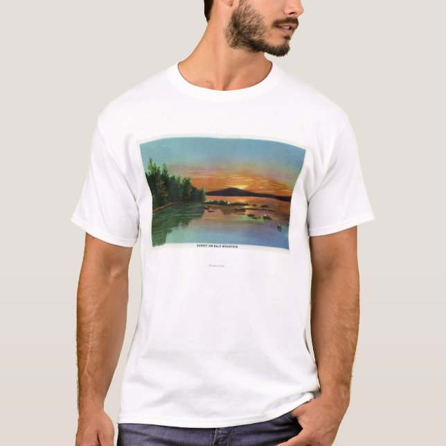 Camiseta Opinión de MaineSunset sobre la montaña calva (Anverso)