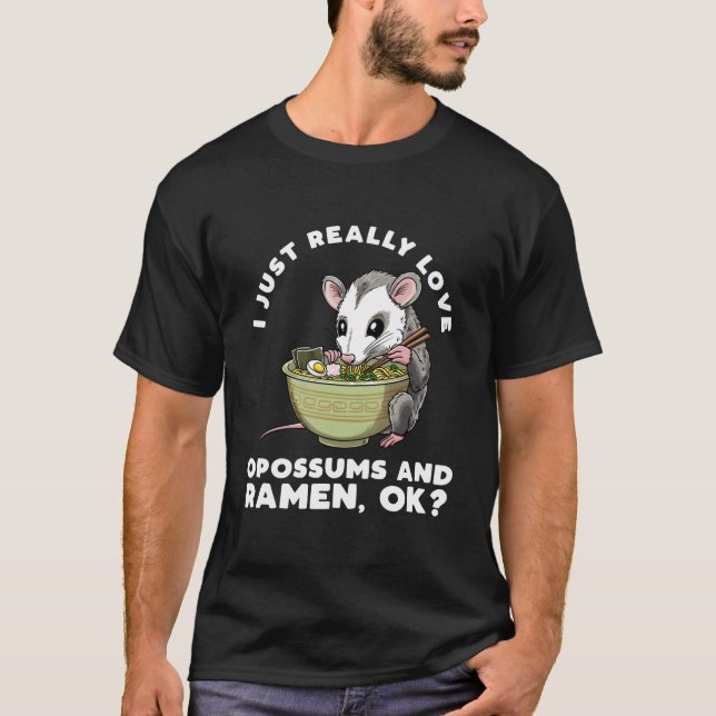 Camiseta Opossum Eating Ra Noodles Japanese Food Possum Rod (Anverso)