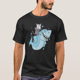 Camiseta Opossum Riding Shark Possum