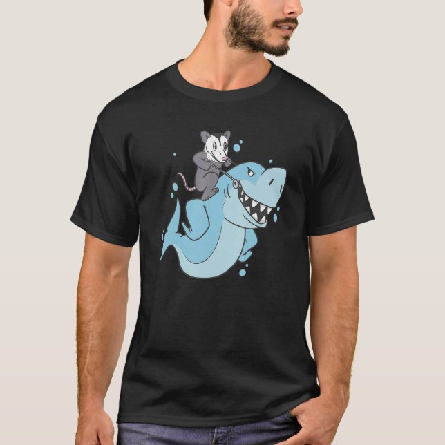 Camiseta Opossum Riding Shark Possum (Anverso)