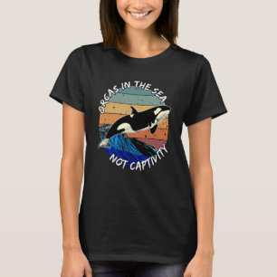 Camiseta Orcas In The Sea Not Captivity Animals Should Be F