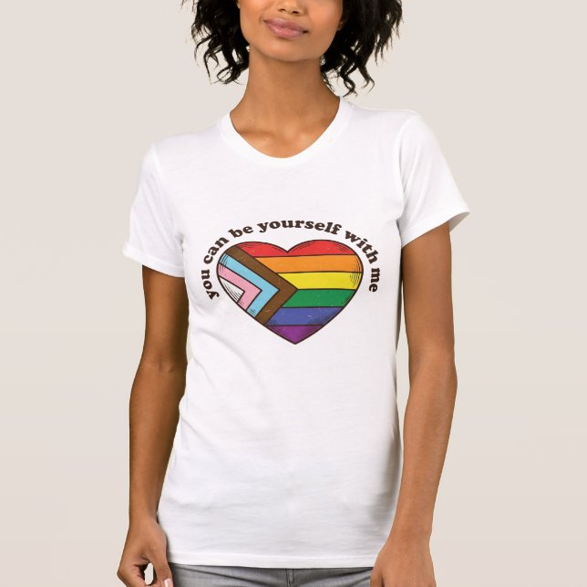Camiseta Orgullo Corazón Puedes Ser Tú Mismo Conmi (Anverso)