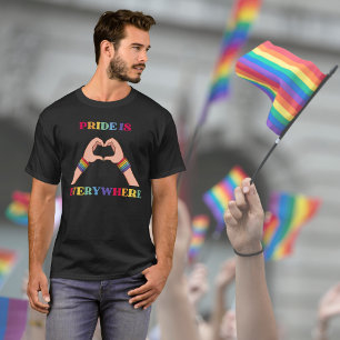 Camiseta Orgullo en todas partes coloridas manos Orgullo ga