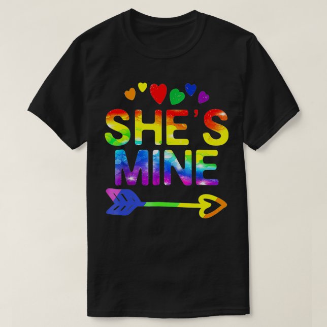 Camiseta Orgullo LGBT, es mía, soy su pareja de lesbianas (Diseño del anverso)