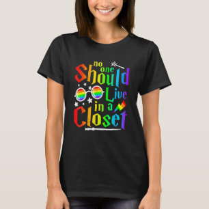Camiseta Orgullo: Nadie Debería Vivir En Un Estrecho Apoyo 