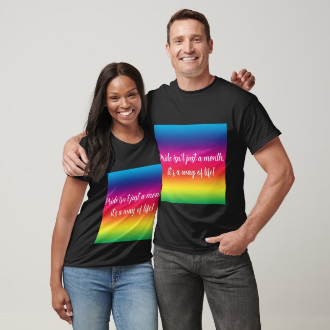 Camiseta Orgullo no es solo un mes - Orgullo (Unisexo)