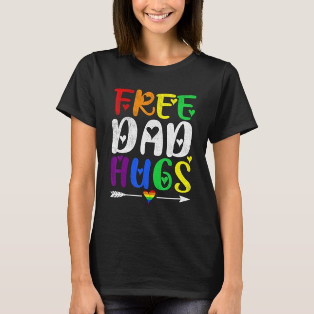 Camiseta Orgullo retro: hombres LGBTQ libres abrazan derech (Anverso)