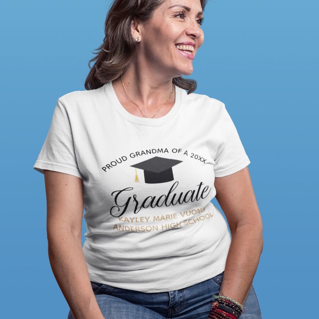 Camiseta Orgullosa abuela de graduación de Personalizado de (Subido por el creador)