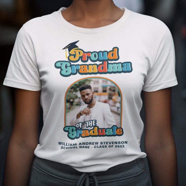 Camiseta Orgullosa abuela del graduado foto groovy retro (Subido por el creador)