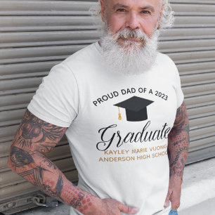 Camiseta Orgullosa clase de graduación de papá de nombre pe
