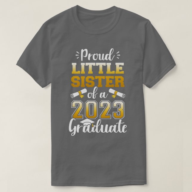 Camiseta Orgullosa clase de hermanita de graduada de 2023 p (Diseño del anverso)