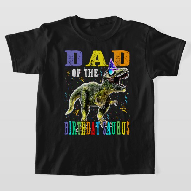 Camiseta Orgullosa DAD De La Dinosauria Del Cumpleaños Saur (Distribución)