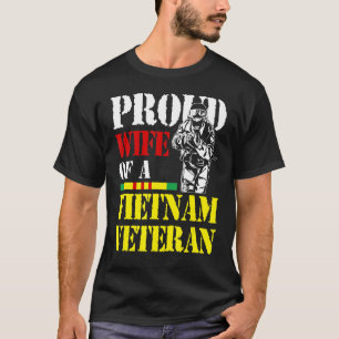 Camiseta Orgullosa Esposa De Un Día De Veteranos Vietnamita